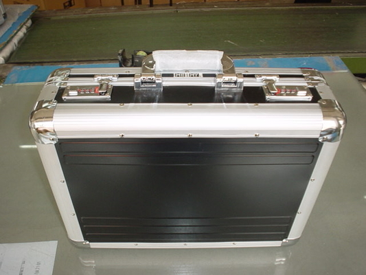 Aangepaste Afsluitbare MDF Aluminiumlaptop Aktentas met de Hoeken van het Chroommetaal